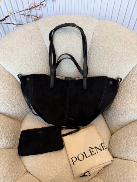 حقيبة من بولين جلد شمواه مع باوتش إضافي حجم ميديوم كواليتي جداً عالية <br> <span class='text-color-warm'>سيتوفر قريباً</span>