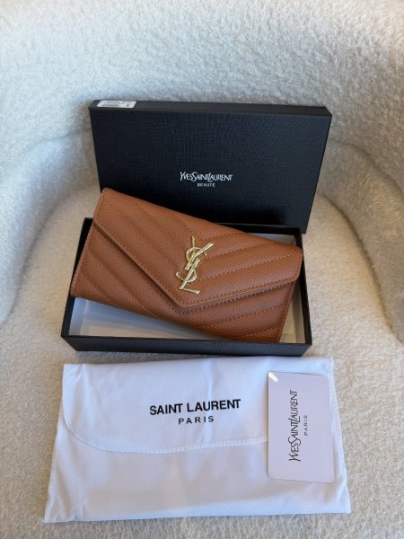محفظة من ysl كواليتي جداً عالية