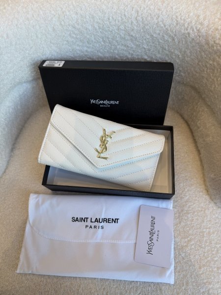 محفظة من ysl كواليتي جداً عالية