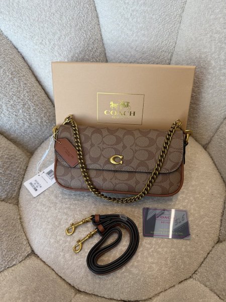 حقيبة من كوتش حجم وسط كواليتي جداً عالية شاملة العلبة