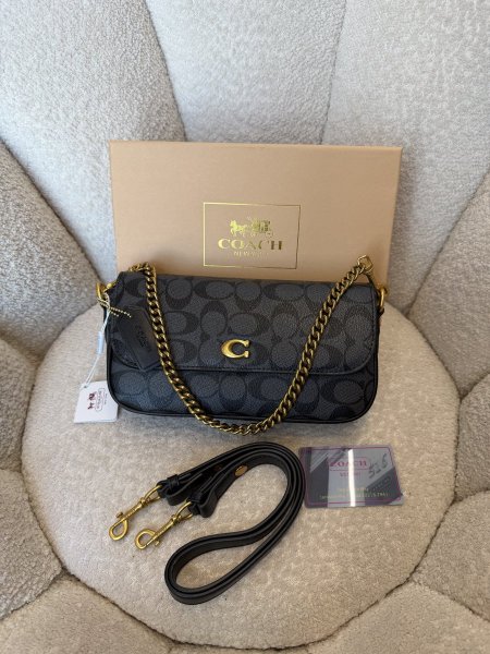 حقيبة من كوتش حجم وسط كواليتي جداً عالية شاملة العلبة