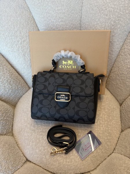 حقيبة من كوتش حجم وسط كواليتي جداً عالية شاملة العلبة