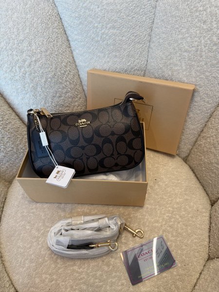 حقيبة من كوتش حجم 20سم كواليتي جداً عالية شاملة العلبة