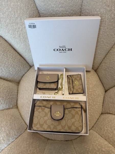 بكج من كوتش مكون من 3 قطع