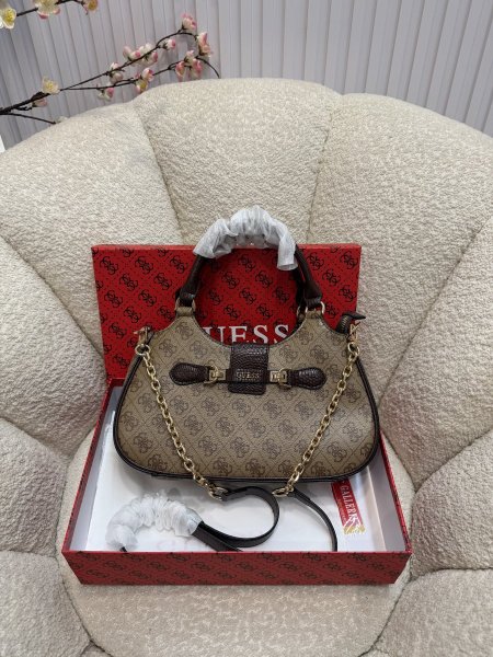 حقيبة من جيس حجم وسط كواليتي جداً عالية شاملة العلبة <br> <span class='text-color-warm'>سيتوفر قريباً</span>