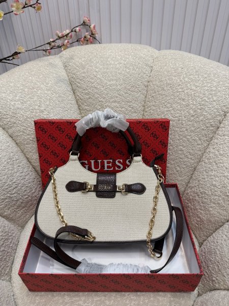 حقيبة من جيس حجم وسط كواليتي جداً عالية شاملة العلبة <br> <span class='text-color-warm'>سيتوفر قريباً</span>