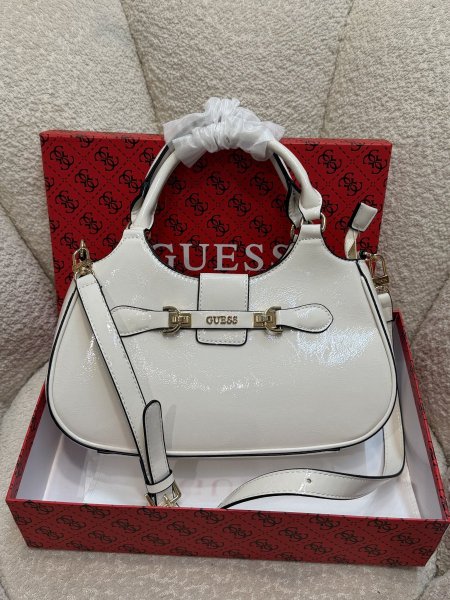 حقيبة من جيس حجم وسط كواليتي جداً عالية شاملة العلبة <br> <span class='text-color-warm'>سيتوفر قريباً</span>