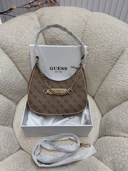 حقيبة من جيس حجم وسط كواليتي جداً عالية شاملة العلبة <br> <span class='text-color-warm'>سيتوفر قريباً</span>