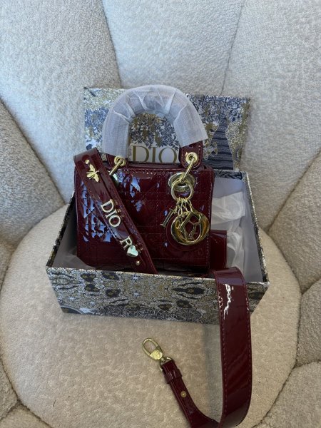 حقيبة ليدي ديور حجم 20سم كواليتي جداً عالية شاملة العلبة