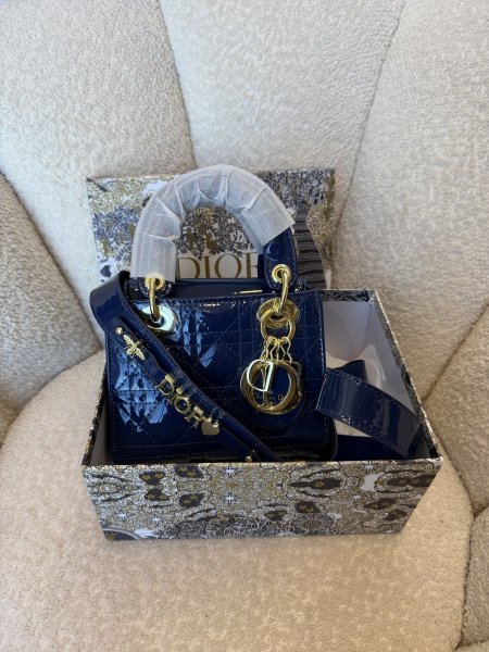 حقيبة ليدي ديور حجم 20سم كواليتي جداً عالية شاملة العلبة