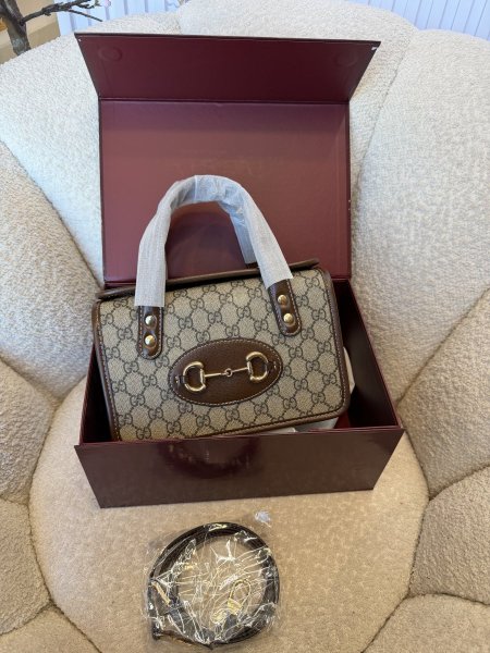 حقيبة مميزة من جوتشي حجم وسط كواليتي رهيبة شاملة العلبة <br> <span class='text-color-warm'>سيتوفر قريباً</span>