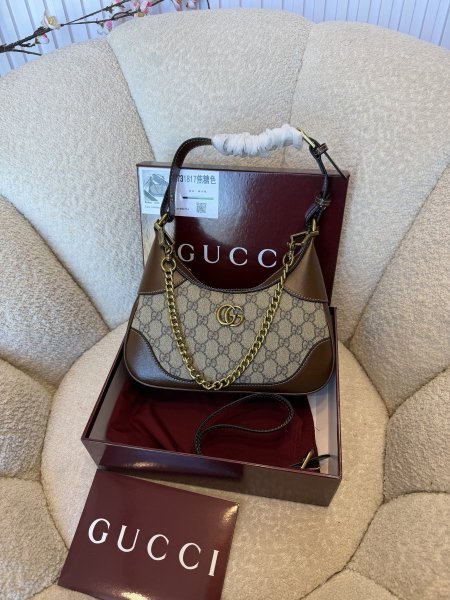 حقيبة مميزة من جوتشي حجم وسط كواليتي رهيبة شاملة العلبة <br> <span class='text-color-warm'>سيتوفر قريباً</span>