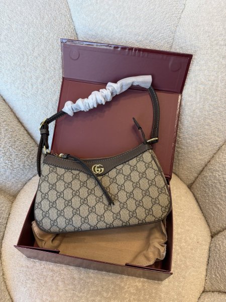 حقيبة مميزة من جوتشي حجم وسط كواليتي رهيبة شاملة العلبة <br> <span class='text-color-warm'>سيتوفر قريباً</span>