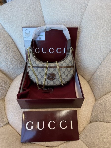 حقيبة مميزة من جوتشي حجم وسط كواليتي رهيبة شاملة العلبة <br> <span class='text-color-warm'>سيتوفر قريباً</span>