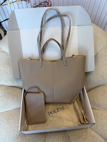 حقيبة من بولين حجم لارج كواليتي مشابهة للأصلية شاملة البوكس <br> <span class='text-color-warm'>سيتوفر قريباً</span>