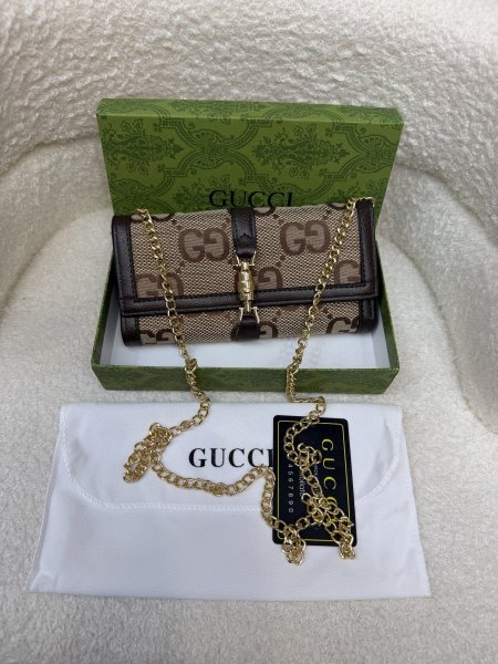 محفظة جوتشي حجم كبير كواليتي جداً عالية (بنفع تلبسوها شنطة)