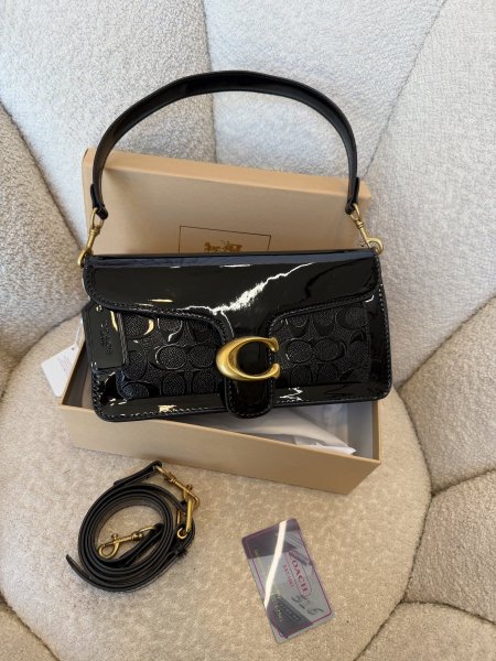 حقيبة كوتش تابي حجم وسط كواليتي جداً عالية شاملة العلبة <br> <span class='text-color-warm'>سيتوفر قريباً</span>