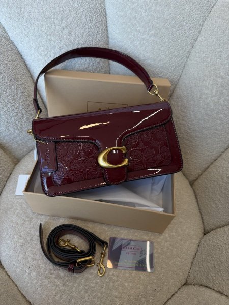 حقيبة كوتش تابي حجم وسط كواليتي جداً عالية شاملة العلبة <br> <span class='text-color-warm'>سيتوفر قريباً</span>