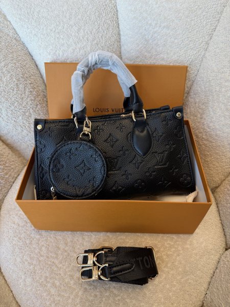 حقيبة من لوي فيتون حجم وسط كواليتي جداً عالية شاملة العلبة