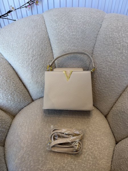 بديل شنطة لوي فيتون كواليتي عالية <br> <span class='text-color-warm'>سيتوفر قريباً</span>