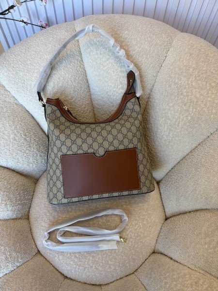 حقيبة مميزة من جوتشي حجم كبير كواليتي رهيبة شاملة العلبة