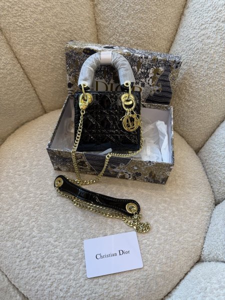 ميني ليدي ديور حجم 15 سم شاملة العلبة