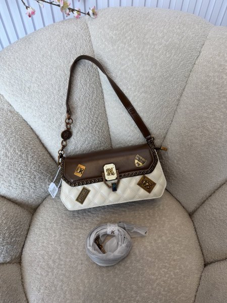 حقيبة اصلية من براند BANEVANF كواليتي جداّ عالية <br> <span class='text-color-warm'>سيتوفر قريباً</span>