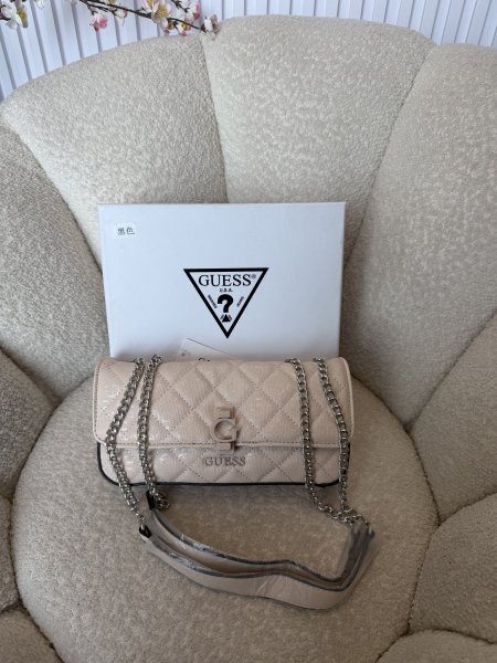 حقيبة مميزة من جيس حجم وسط كواليتي جداّ عالية شاملة العلبة