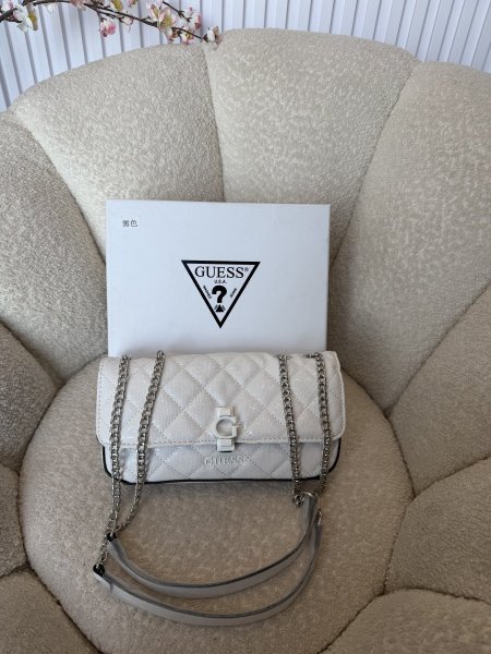 حقيبة مميزة من جيس حجم وسط كواليتي جداّ عالية شاملة العلبة