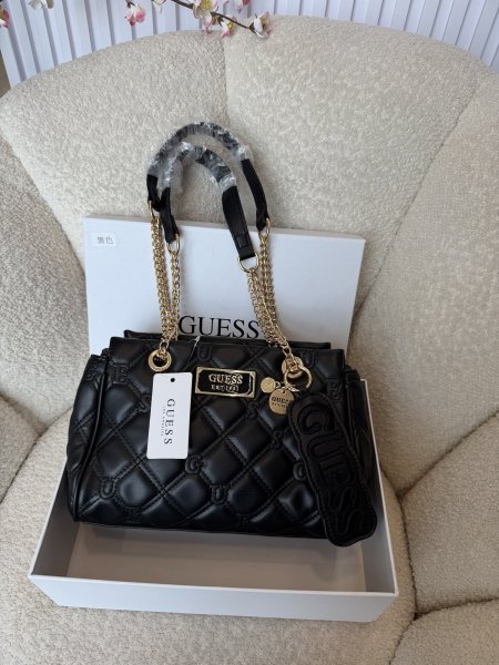 حقيبة مميزة من جيس حجم وسط كواليتي جداّ عالية شاملة العلبة <br> <span class='text-color-warm'>سيتوفر قريباً</span>