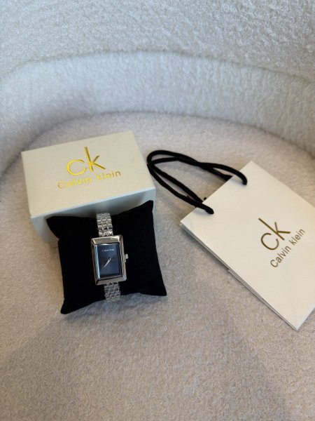 ساعة الترند من كيلفن كلاين كواليتي جداّ عالية