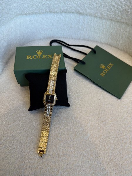 ساعة الترند من روليكس كواليتي جداّ عالية