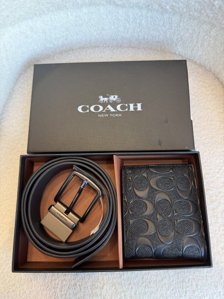 بكج رجالي مكون من قطعتين (جلد طبيعي ١٠٠٪؜)