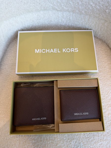 بكج رجالي مكون من قطعتين (جلد طبيعي ١٠٠٪؜)