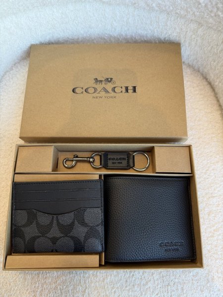 بكج رجالي مكون من ٣ قطع (جلد طبيعي ١٠٠٪؜)