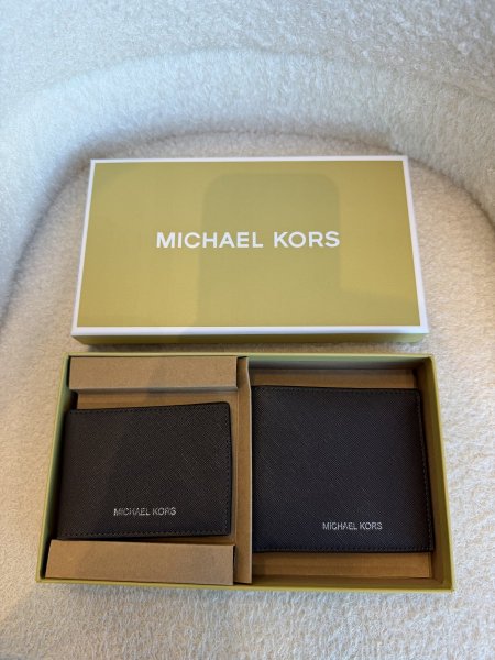 بكج رجالي مكون من قطعتين (جلد طبيعي ١٠٠٪؜)