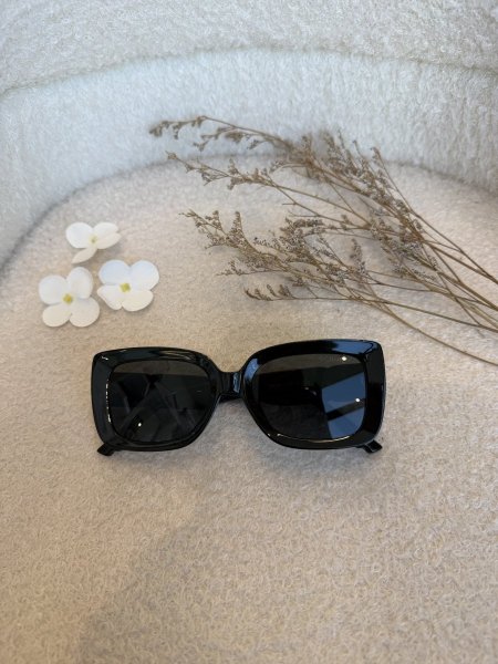 نظارة من Chanel