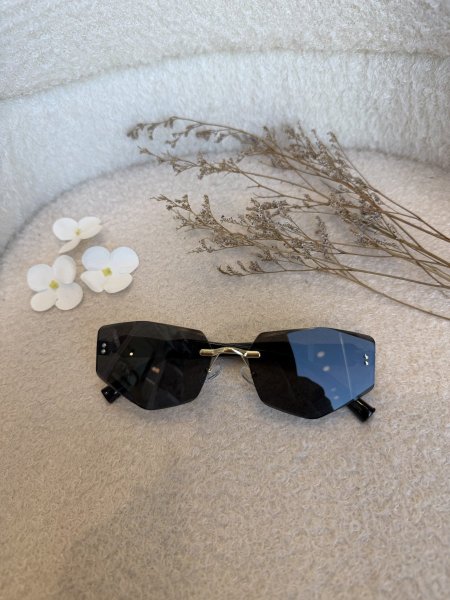 نظارة من miu miu