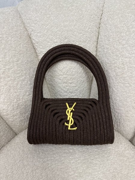 شنطة قش مميزة من ysl حجم وسط كواليتي جداً عالية