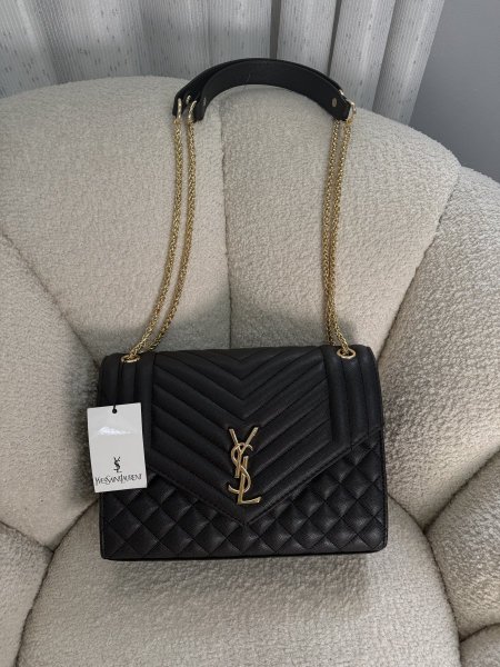 حقيبة ysl الشهيرة حجم 33سم كواليتي جداً عالية جلد كافيار <br> <span class='text-color-warm'>سيتوفر قريباً</span>