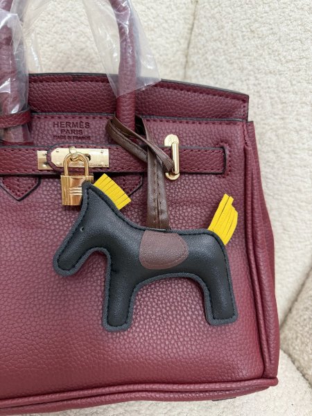 تشارمز الحصان من Hermes