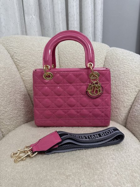 حقيبة lady Dior لون زهر حجم 25سم كواليتي توب <br> <span class='text-color-warm'>سيتوفر قريباً</span>