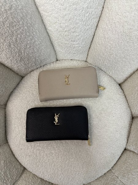 محفظة من ysl حجم كبير مع سحاب داخلي