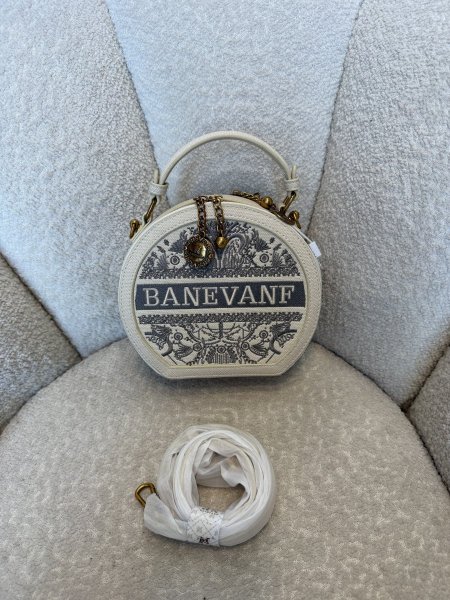 حقيبة اصلية من براند BANEVANF كواليتي جداّ عالية
