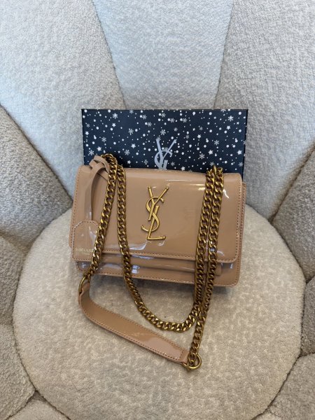 حقيبة مميزة من ysl حجم وسط كواليتي جداّ عالية شاملة العلبة