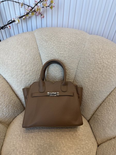 حقيبة عملية حجم متوسط كواليتي عالية <br> <span class='text-color-warm'>سيتوفر قريباً</span>