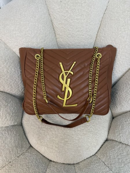 شنطة من ysl حجم ٣٦ سم كواليتي جداً عالية