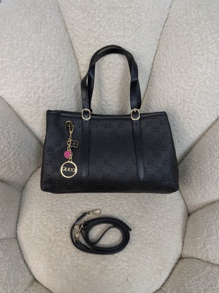 حقيبة مميزة من جوتشي حجم 30 سم كواليتي جداً عالية