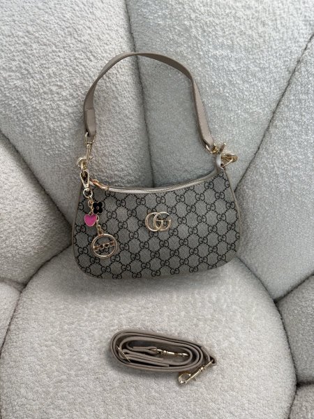 حقيبة مميزة من جوتشي حجم 22 سم كواليتي جداً عالية