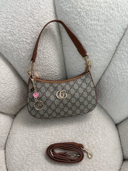 حقيبة مميزة من جوتشي حجم 22 سم كواليتي جداً عالية